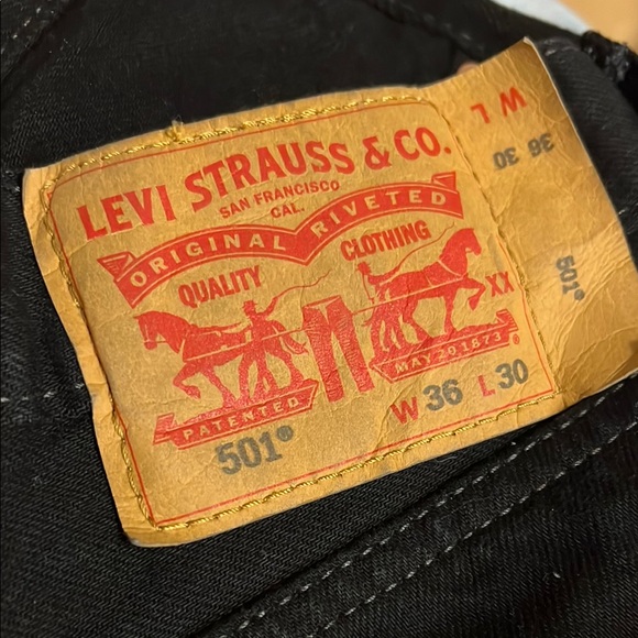 501 Levi’s 36x30 - Picture 5 of 8